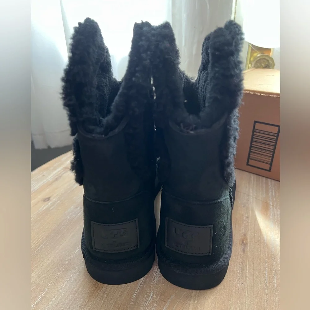 UGG x TELFAR Logo Mini in Black Women’s Size 7 New